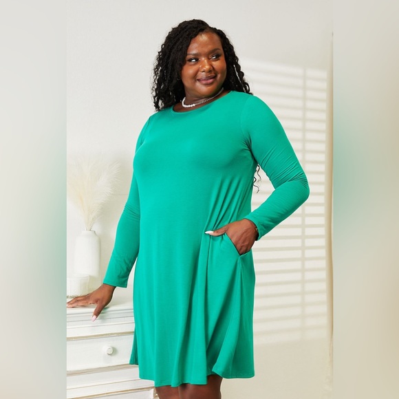 NEW**-Zenana Full Size Long Sleeve Flare Dress with Pockets OFFERS WELCOME - Picture 3 of 12